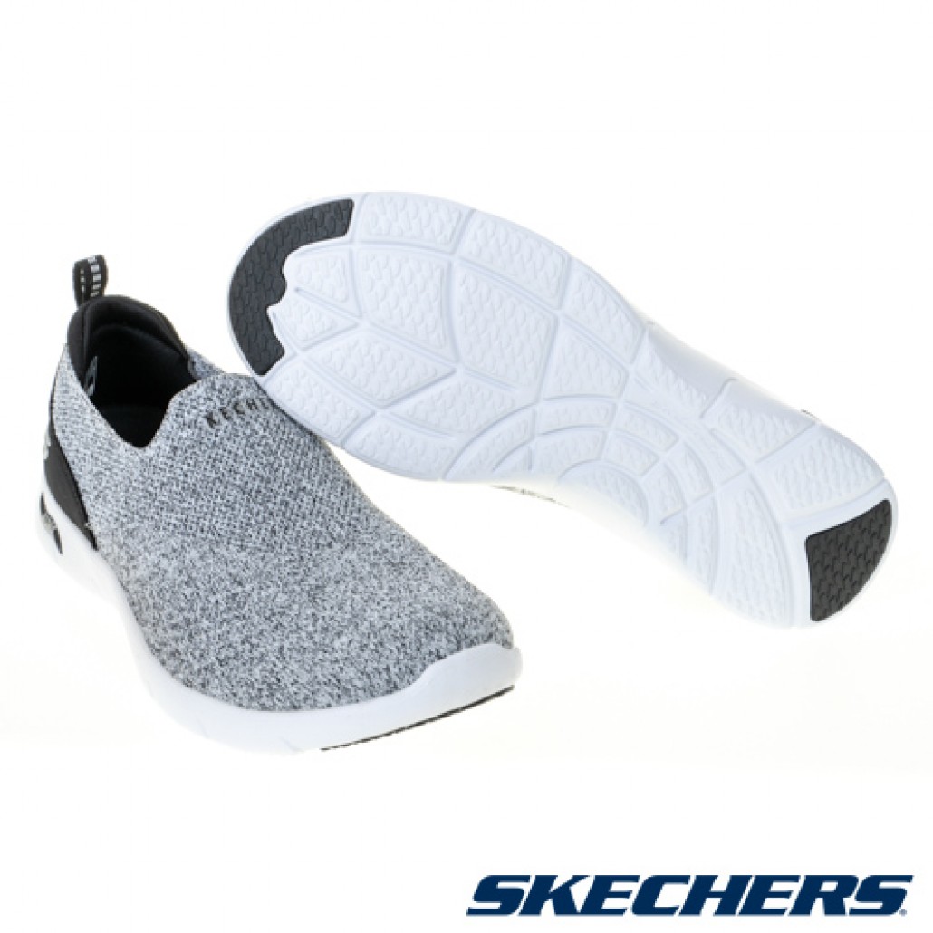 skechers_20220803103301_784048.jpg