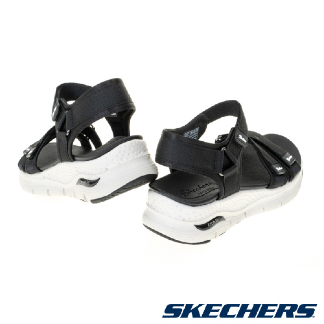 skechers_20220803103324_157704.jpg