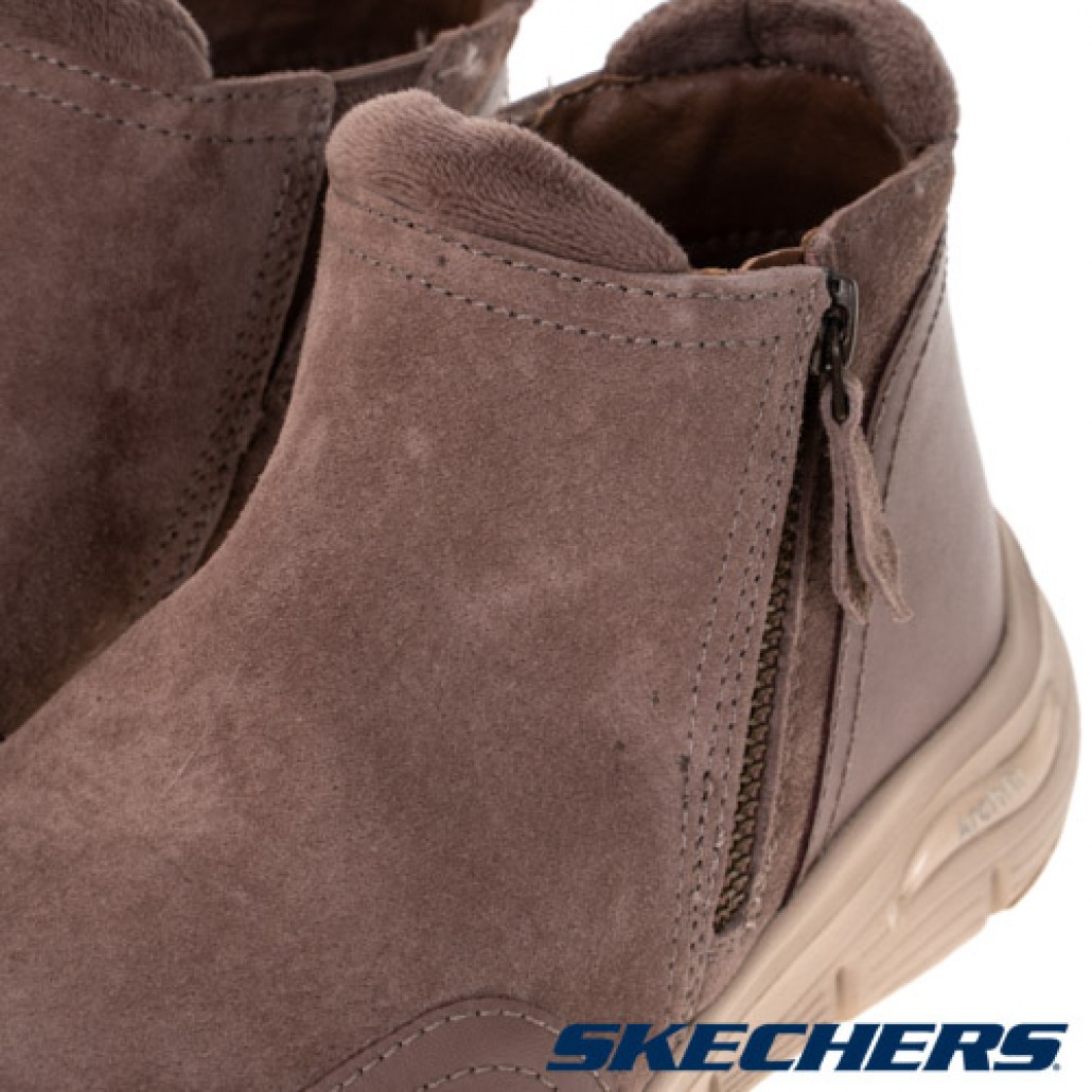 skechers_20221204183403_269882.jpg