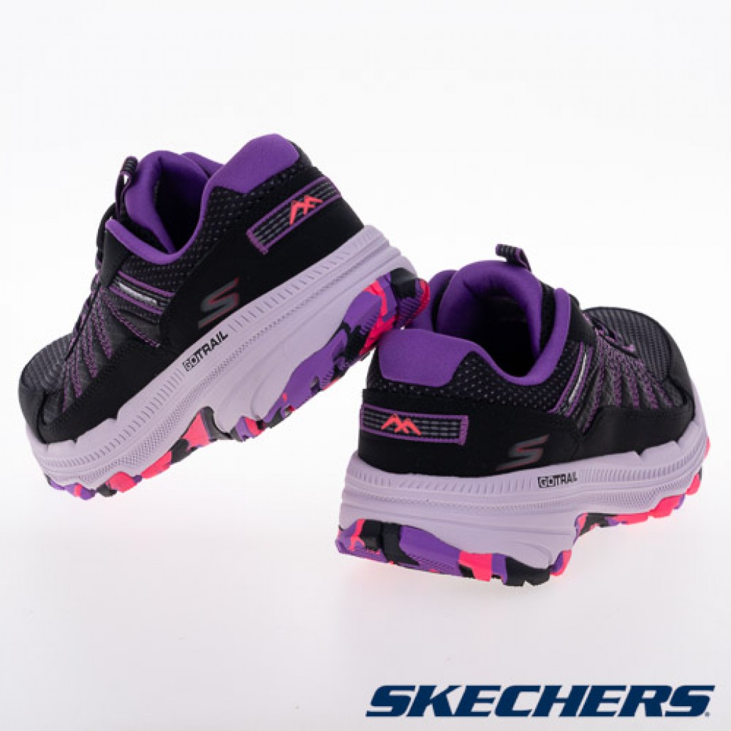 skechers_20241029184219_980455.jpg