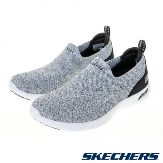 skechers_20220803103301_571115.jpg