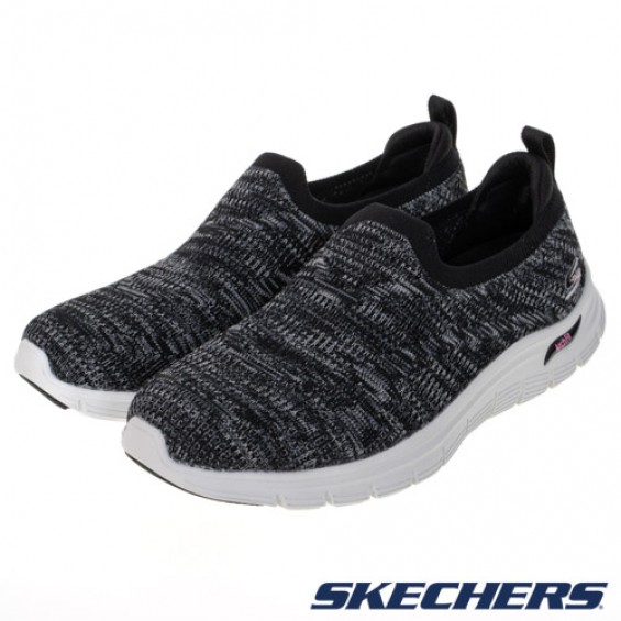 skechers_20221204224052_421336.jpg