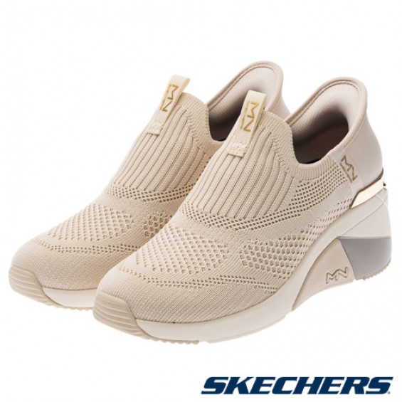 skechers_20250711182212_833412.jpg