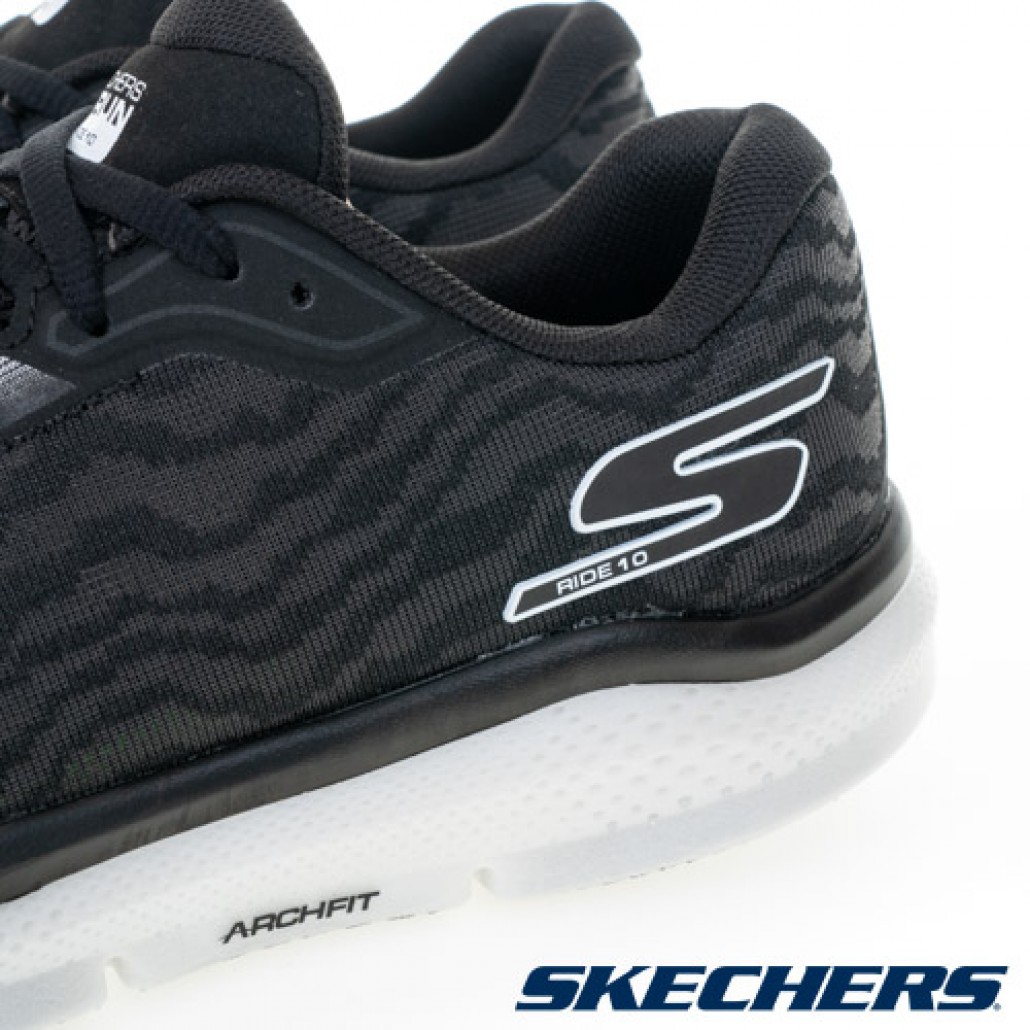 skechers_20220526152536_621034.jpg