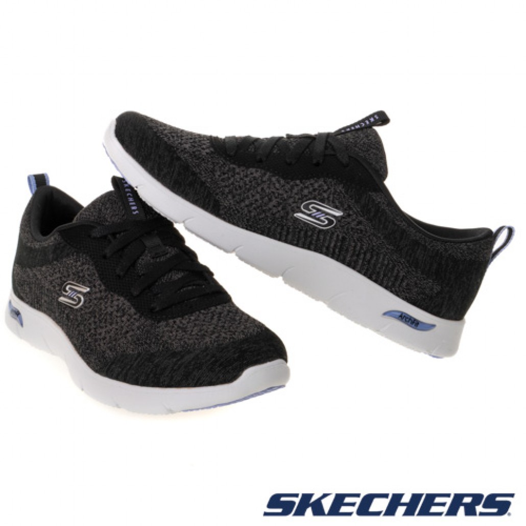 skechers_20230312173240_208727.jpg