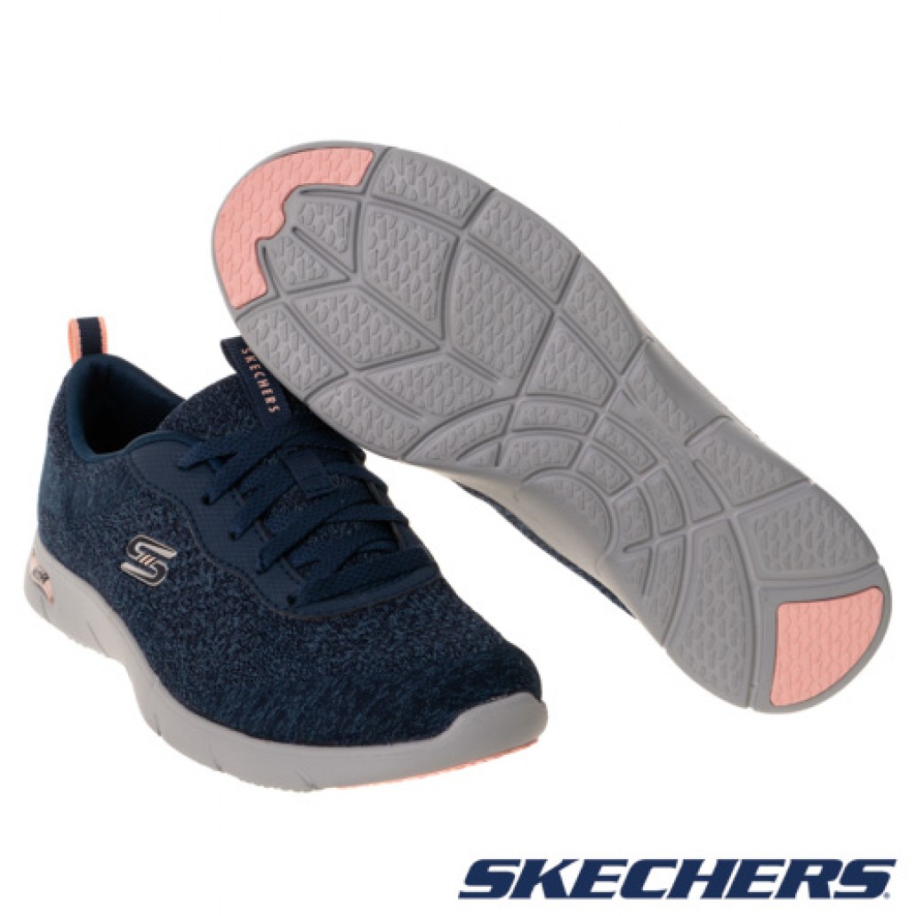 skechers_20230312173244_932512.jpg