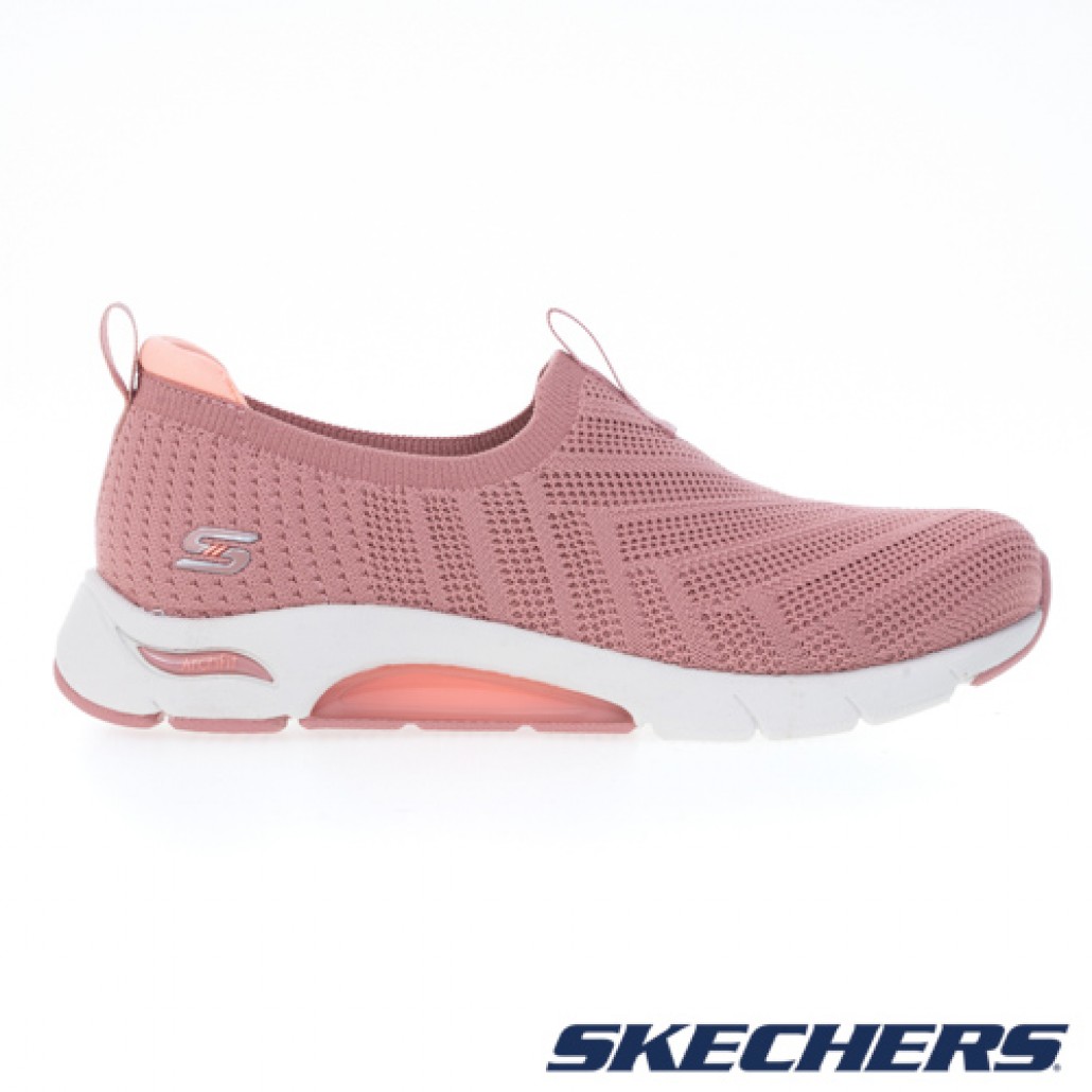 skechers_20230407232807_709415.jpg