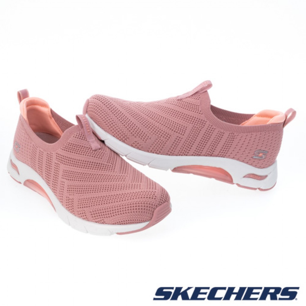 skechers_20230407232808_615031.jpg