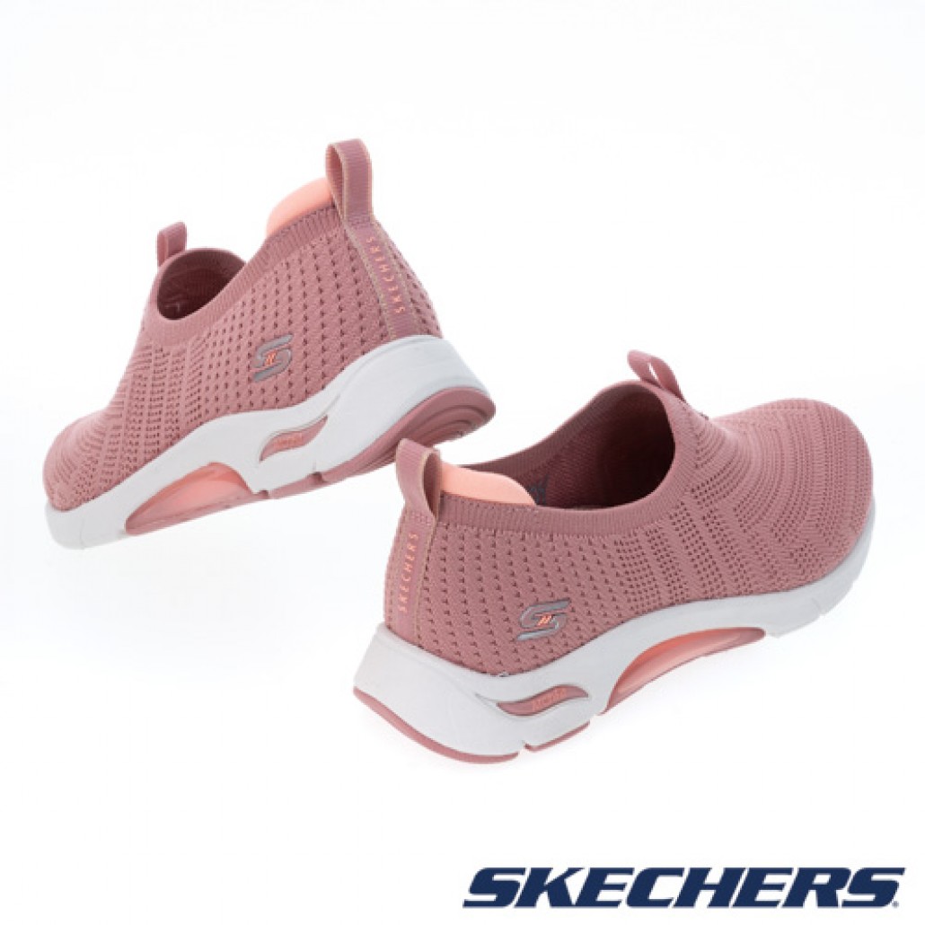 skechers_20230407232808_909031.jpg