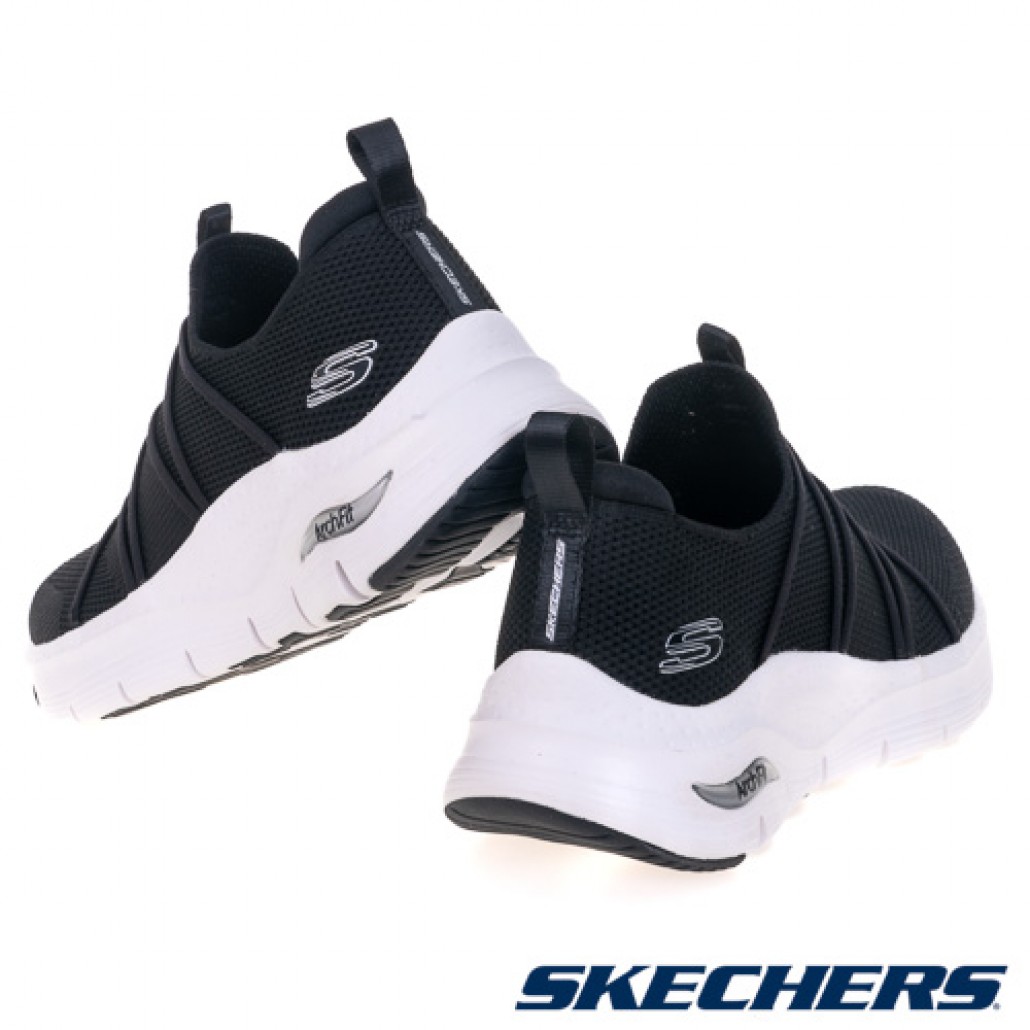 skechers_20230923163448_722034.jpg