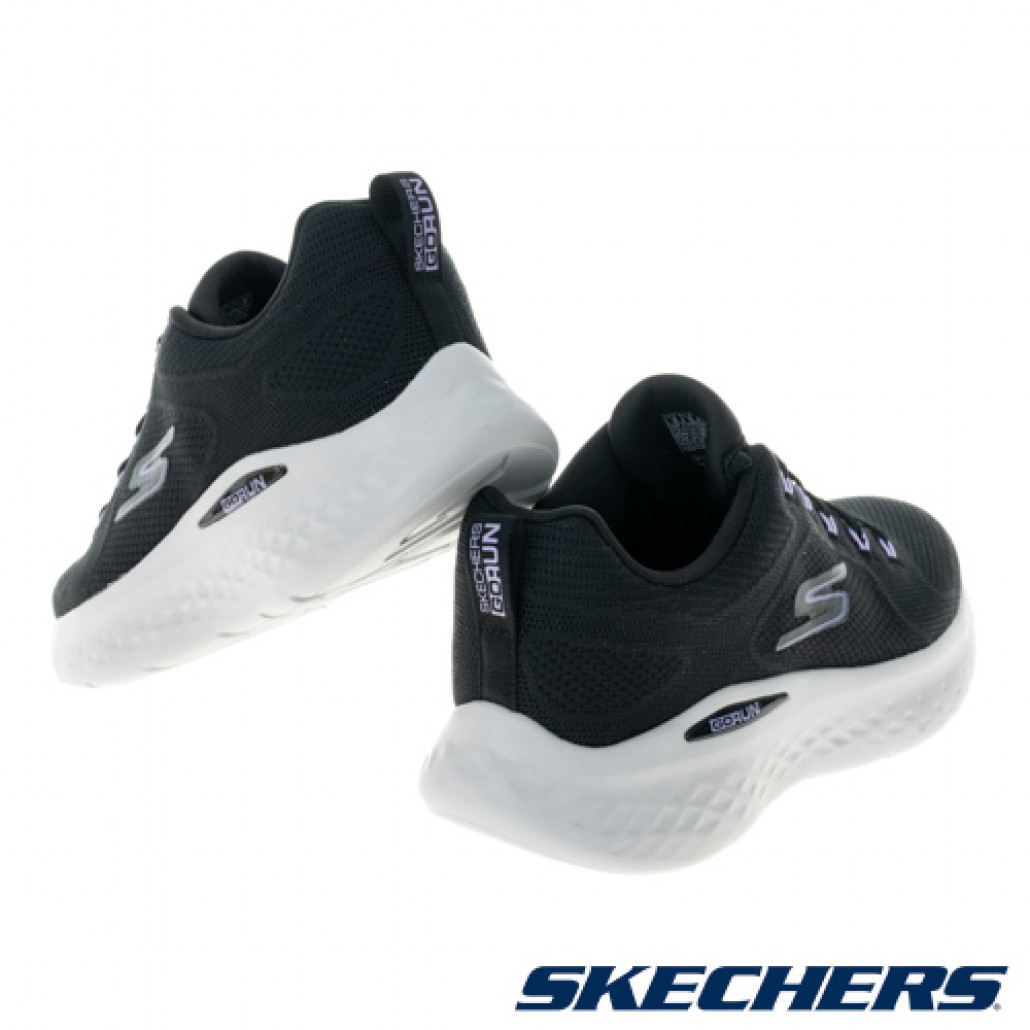 skechers_20231208010028_299918.jpg
