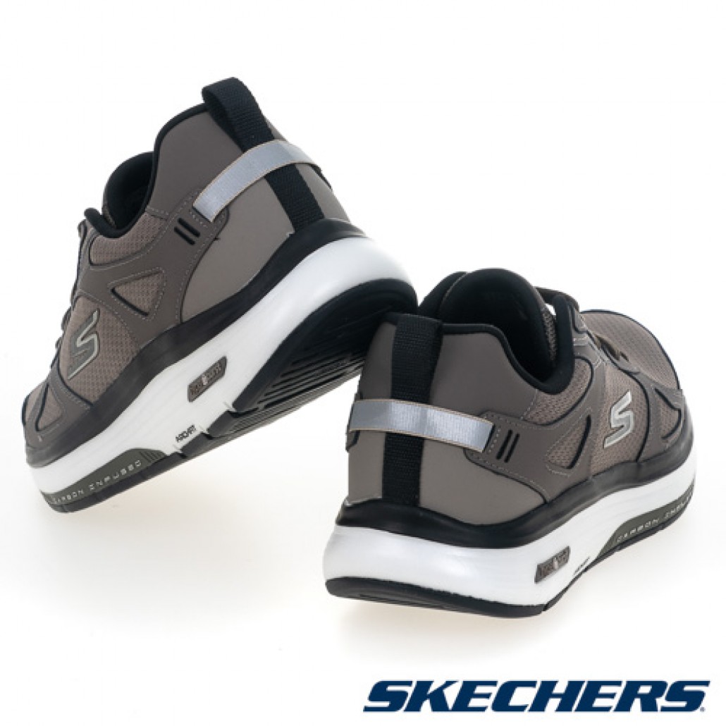 skechers_20231208010040_988207.jpg