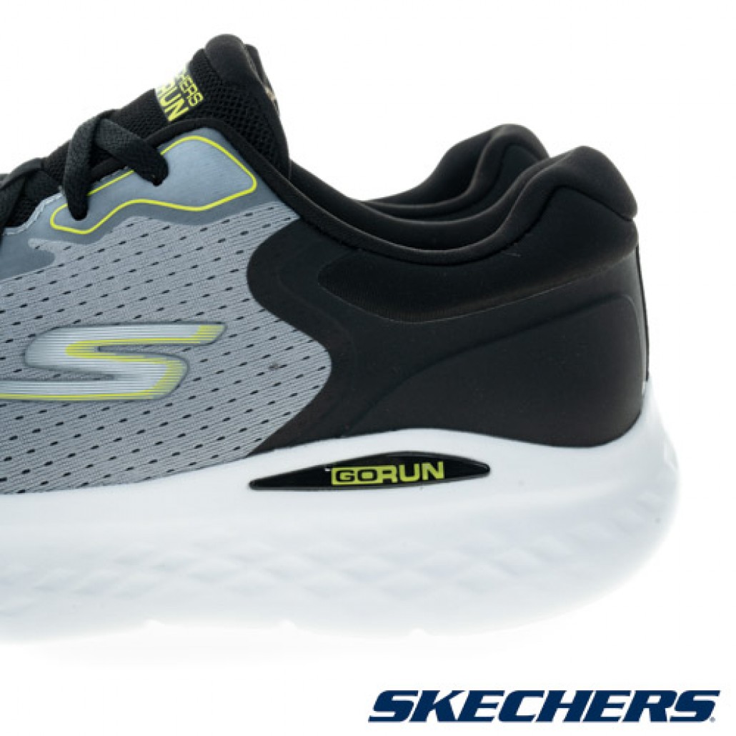 skechers_20231208010109_580646.jpg