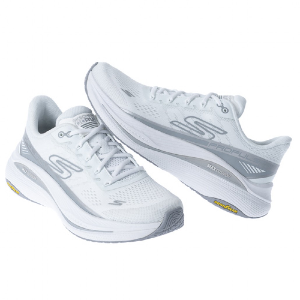 GO RUN MAX CUSHIONING PROPULSION