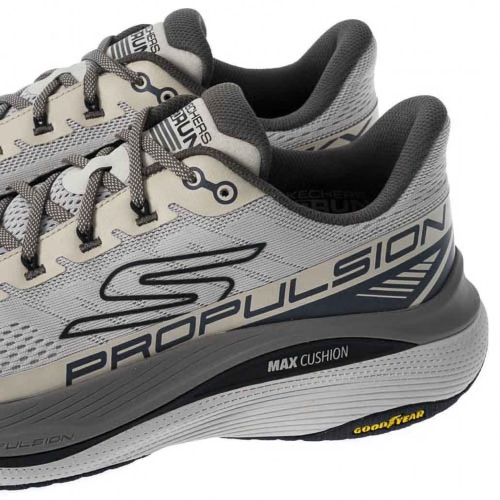 GO RUN MAX CUSHIONING PROPULSION