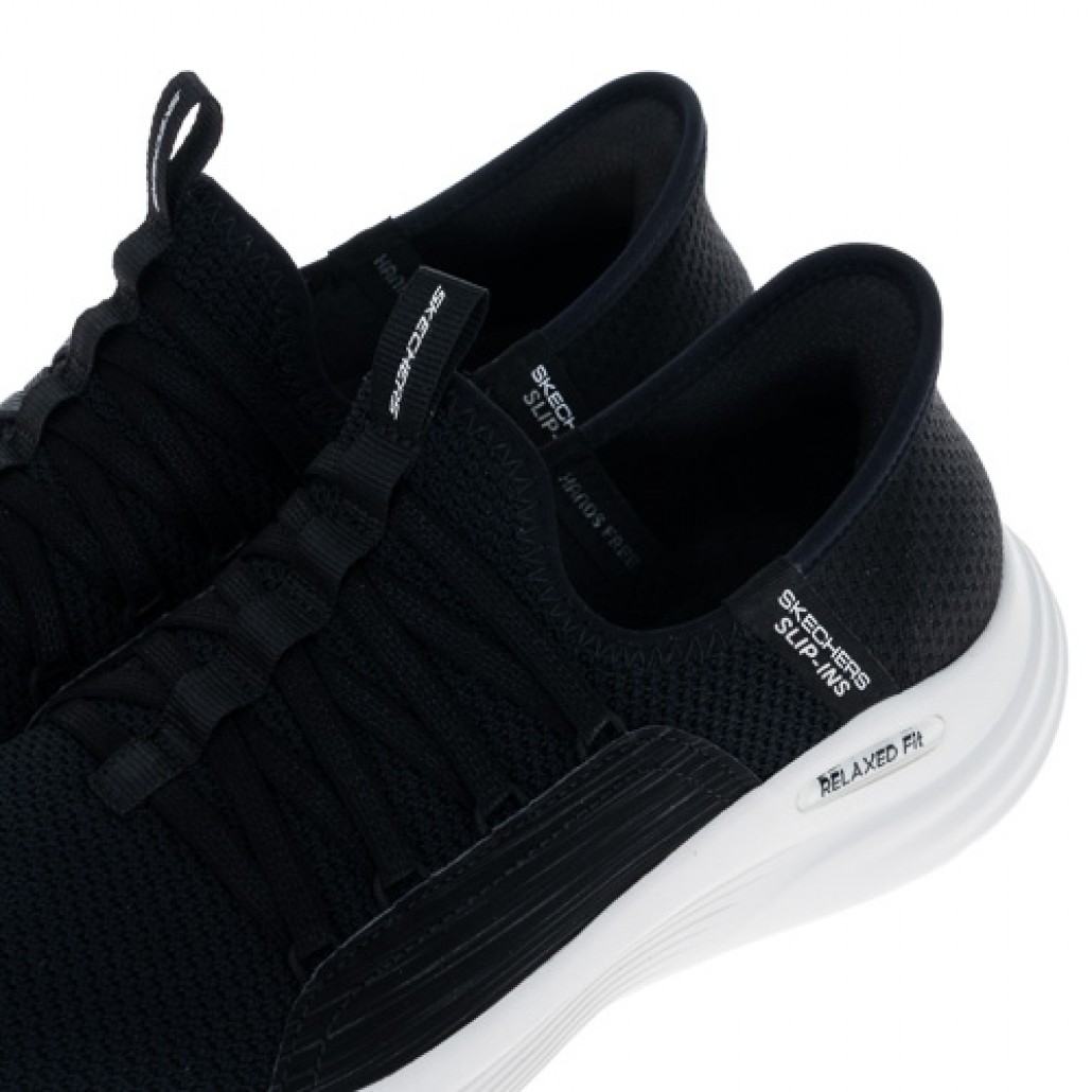 瞬穿舒適科技RELAXED FIT™ SPORT