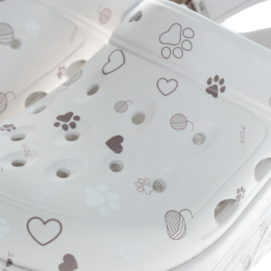 MAX CUSHIONING FOAMIES