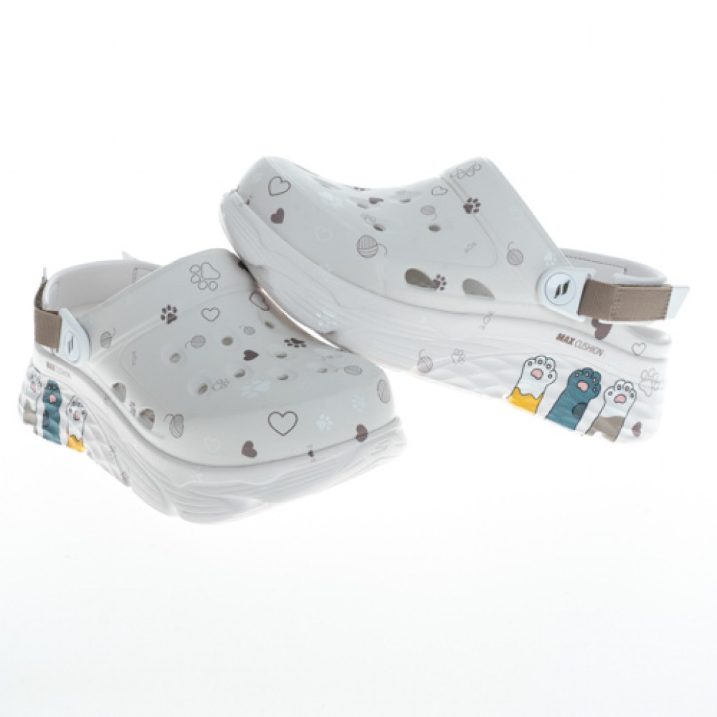 MAX CUSHIONING FOAMIES