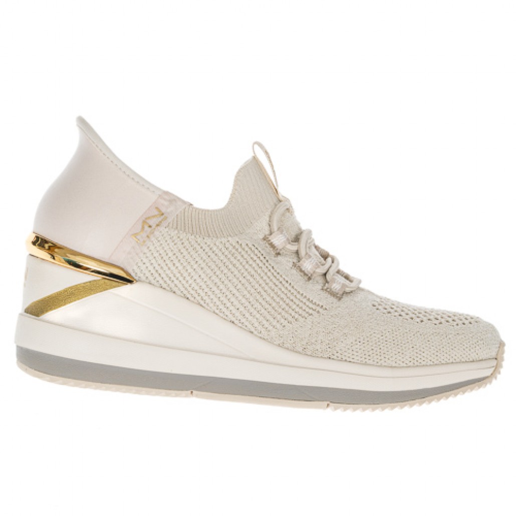 瞬穿舒適科技 THE TRIPLE WEDGE