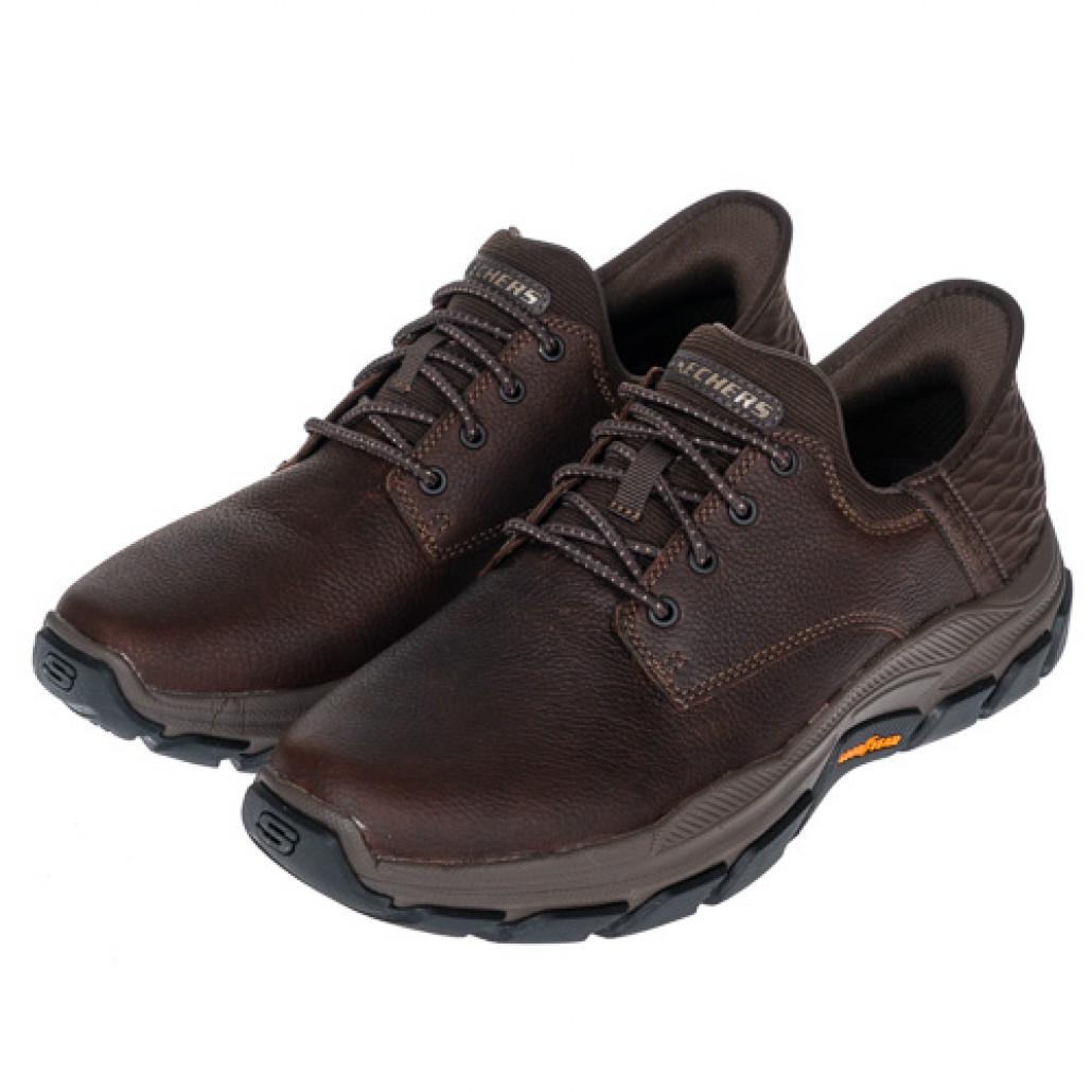 Skechers 瞬穿舒適科技 RESPECTED｜系列，套入款圓頭紳－迅捷運動用品