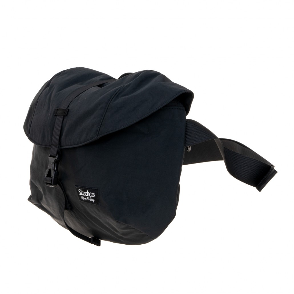 SKECHERS 斜背包_碳黑(L424U015-0018)