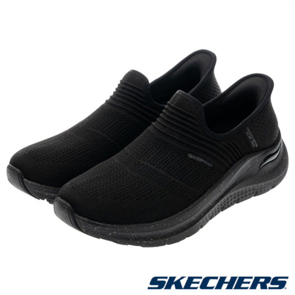 Skechers 瞬穿舒適科技 ARCH FIT 2.0_WATER PROOF｜0 系列，全防水的鞋－迅
