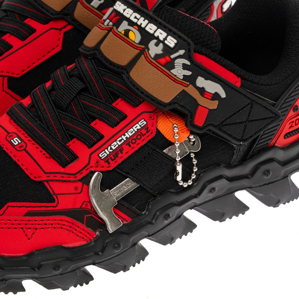 skechers_20260424111444_217133.jpg