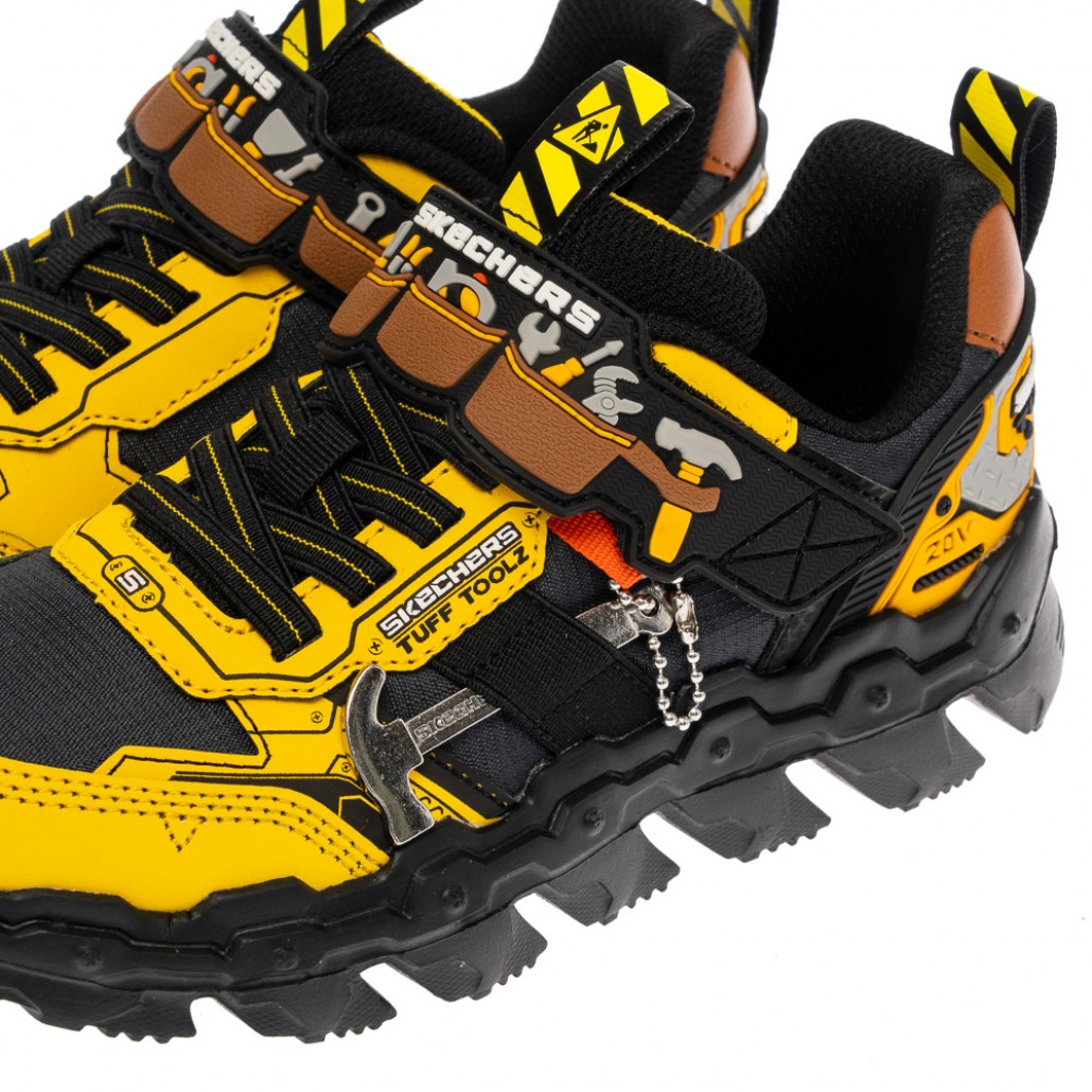 skechers_20260424111447_279246.jpg